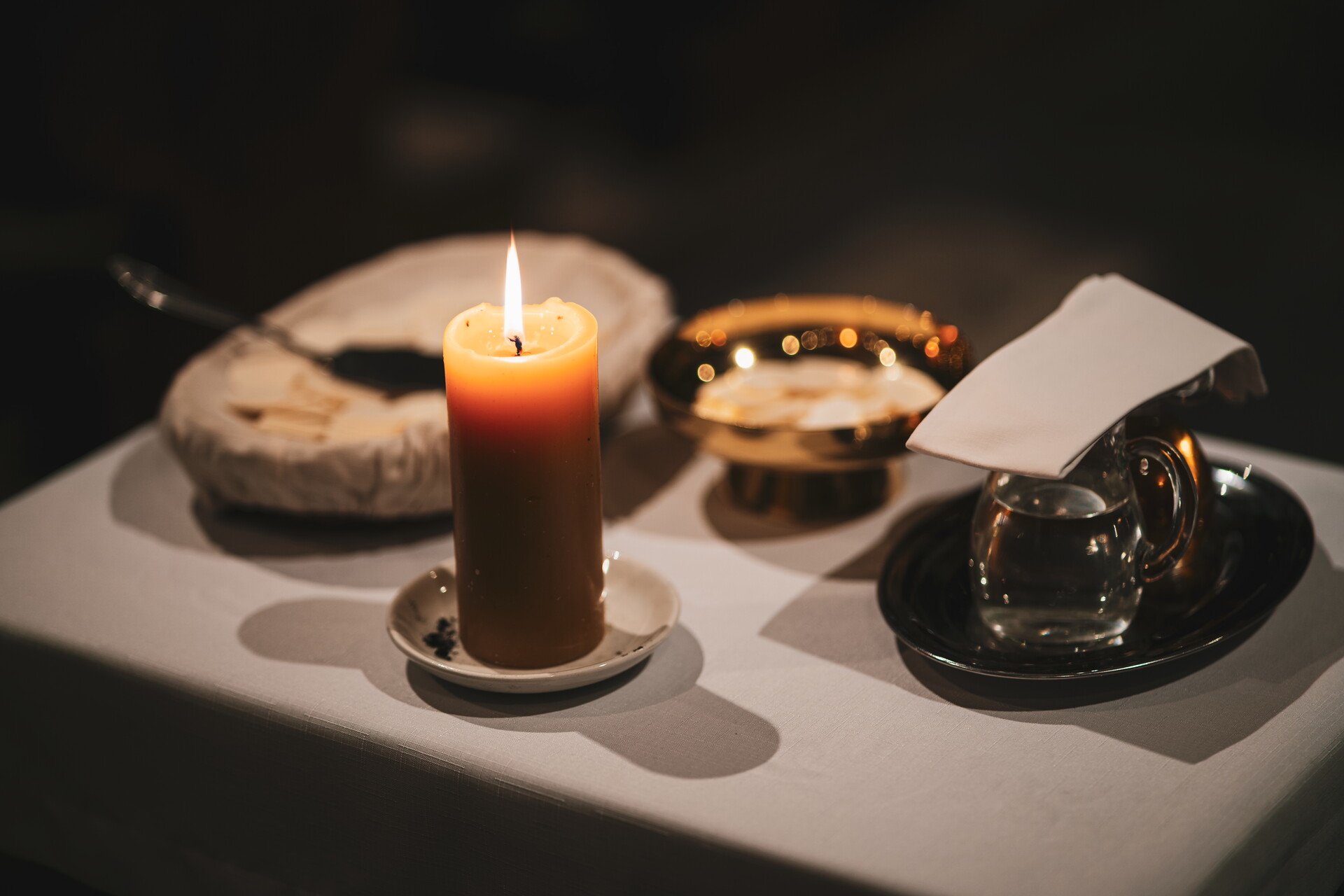 Liturgie – svíčka na oltáři