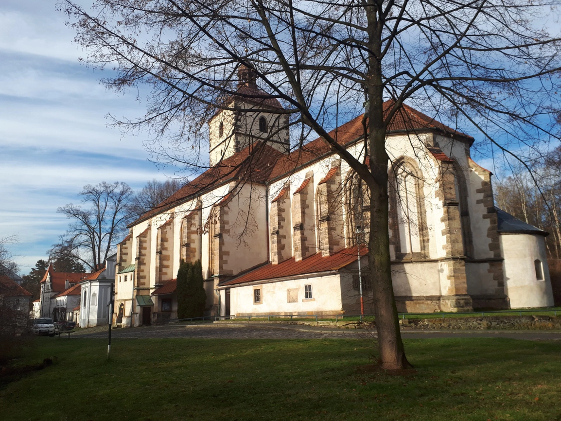 Kostel Narození Panny Marie v Benešově nad Ploučnicí